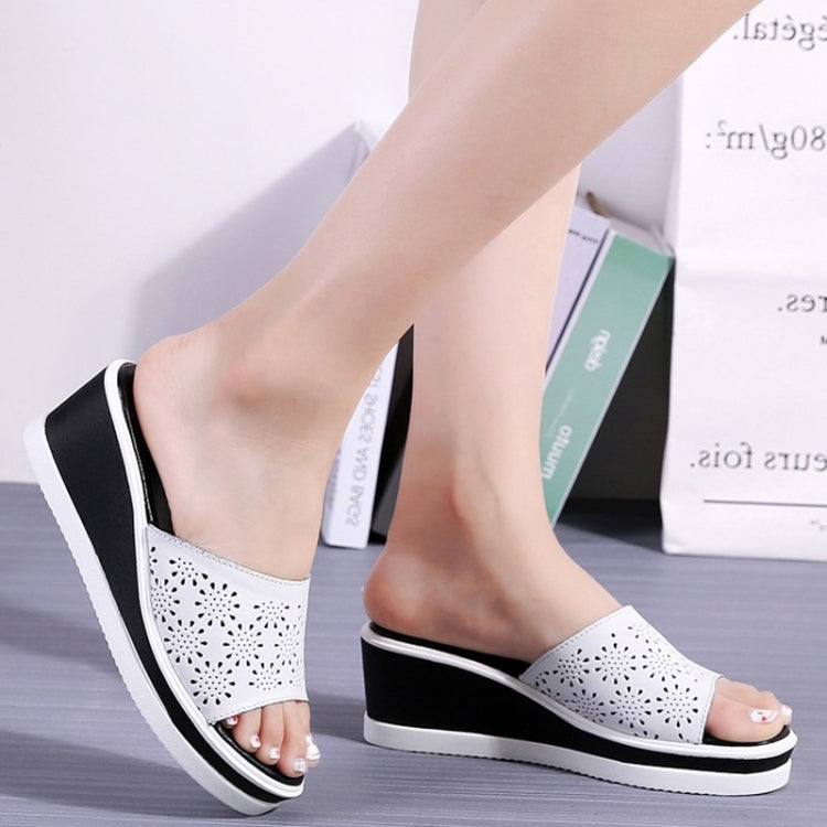 Simple Non-slip Casual Wild Hollow Thick Bottom Slippers for Women