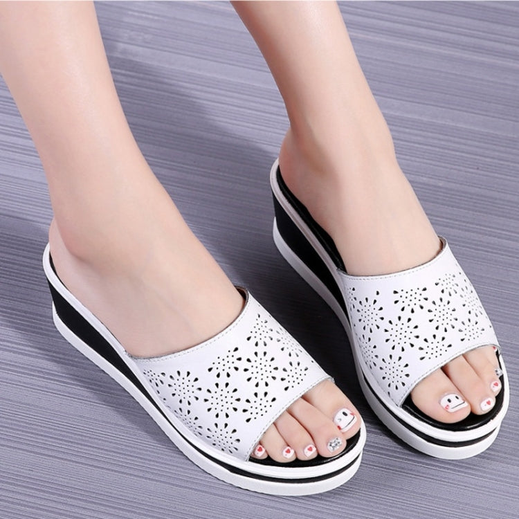 Simple Non-slip Casual Wild Hollow Thick Bottom Slippers for Women
