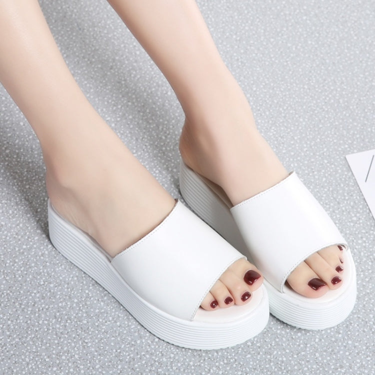 Lightweight Non-slip Wear Resistant Minimalist Thick-soled Casual Sandals Slippers for Women