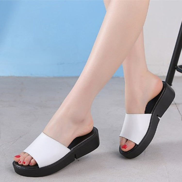 Simple Casual Wild Non-slip Wearable Slippers Sandals for Women