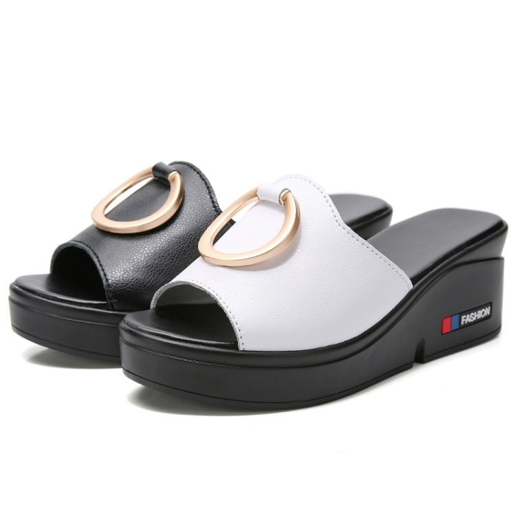 Casual Increase Thick Bottom Non-slip Wear Resistant Round Buckle Sandals for Women