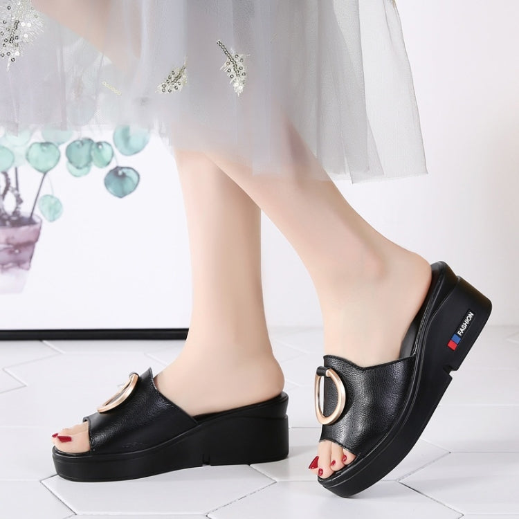 Casual Increase Thick Bottom Non-slip Wear Resistant Round Buckle Sandals for Women