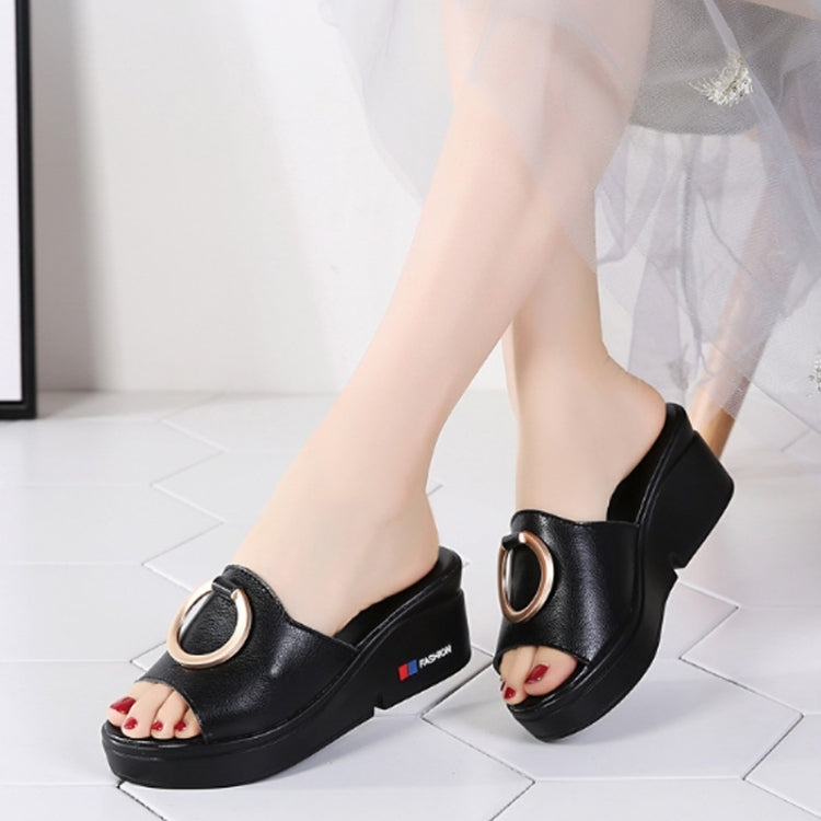 Casual Increase Thick Bottom Non-slip Wear Resistant Round Buckle Sandals for Women