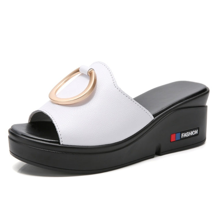 Casual Increase Thick Bottom Non-slip Wear Resistant Round Buckle Sandals for Women