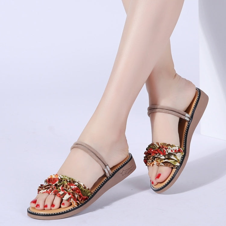 Two-wears Petal Design Non-slip Wear Resistant Casual Lightweight Sandals for Women