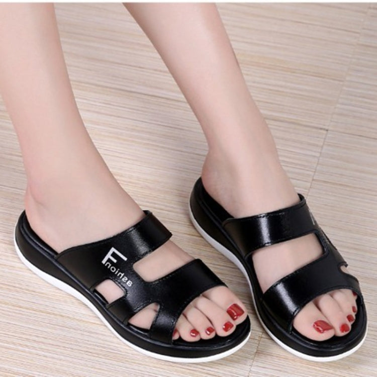 Comfortable Soft Flat Bottom Non-slip Beach Sandals Slippers for Women