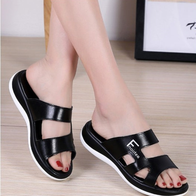 Comfortable Soft Flat Bottom Non-slip Beach Sandals Slippers for Women