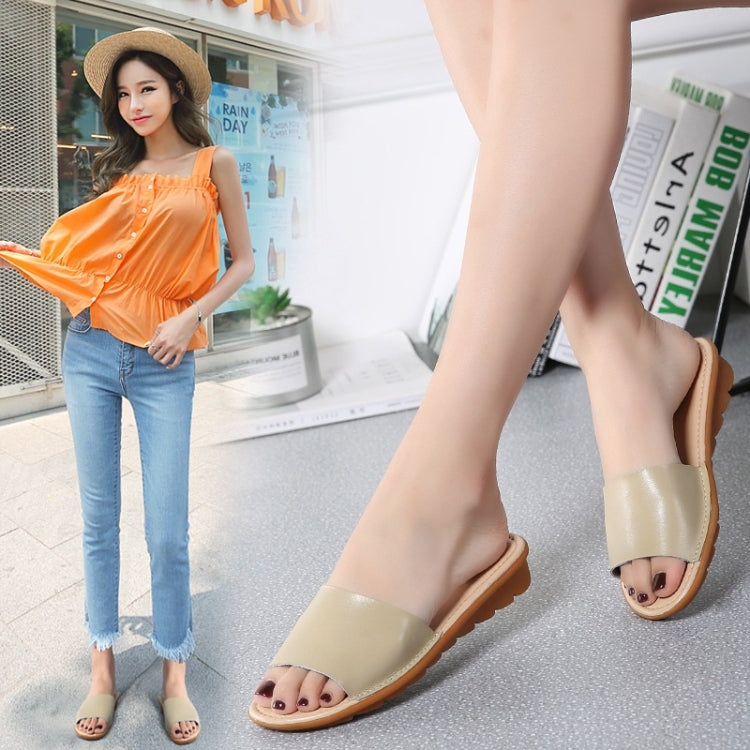 Simple and Stylish Wild Slippers Sandals for Women