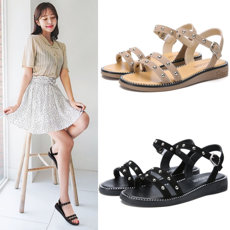 Flat Bottom Buckle Non-slip Wear-resistant Lightweight Fashion Rivet Sandals for Women