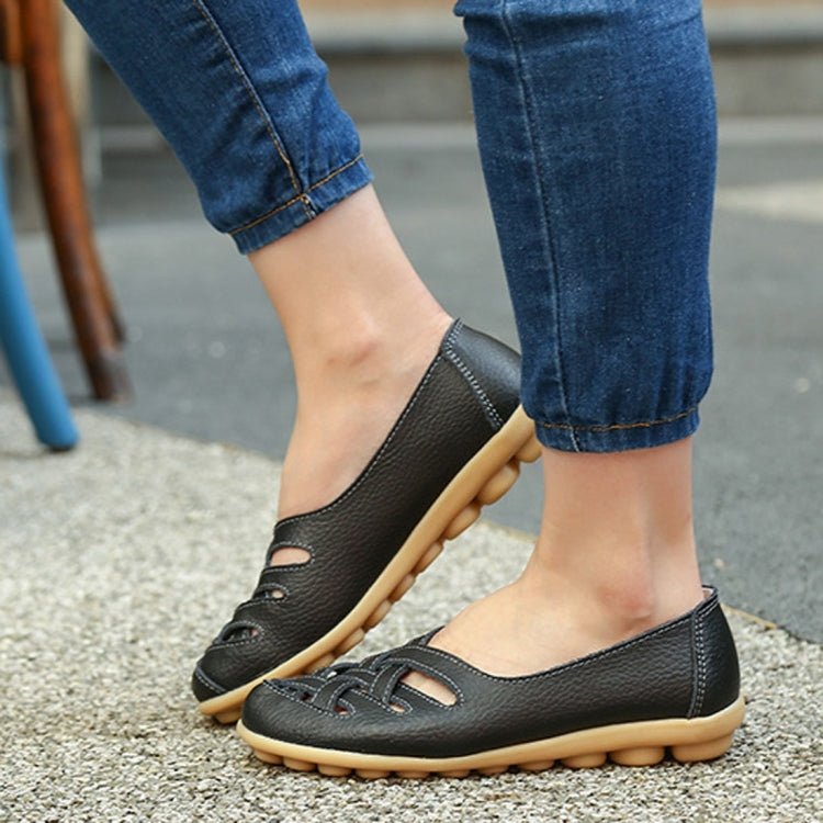 Hollow Woven Casual Nurse Shoes Cover Foot Peas Shoes for Women