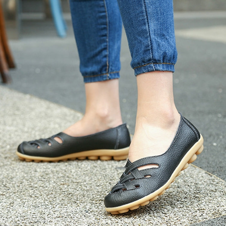 Hollow Woven Casual Nurse Shoes Cover Foot Peas Shoes for Women