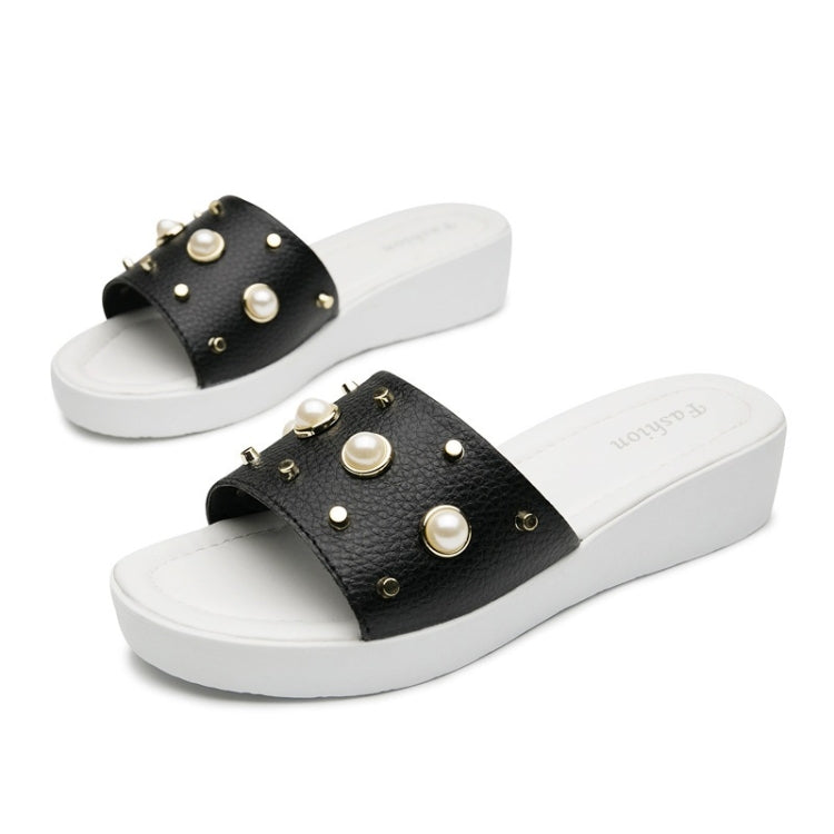 Lightweight Rivet Casual Wear Non-slip Women Sandals Slippers