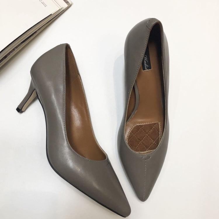 Full Leather Upholstery Shallow Mouth Pointed Head Fashion Women Shoes