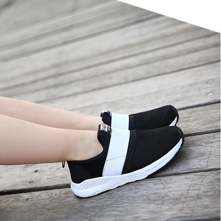 Fashion Mesh Breathable Running Shoes Outdoor Sport Shoes for Children