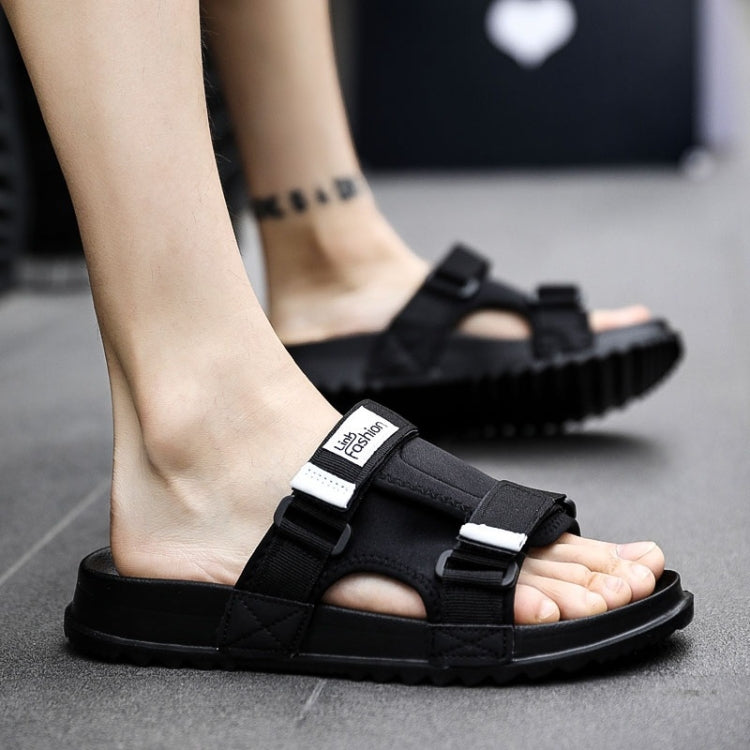 Fashion Trend Soft and Comfortable Wear-resistant Non-slip Slippers for Men