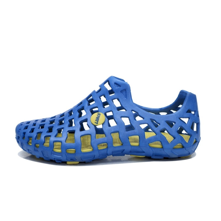 Hollow Air-permeable Non-slip Wearable Couple Hole Shoes