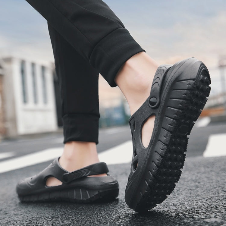 Stylish Simple and Comfortable Breathable Two-use Hole Sandals for Men