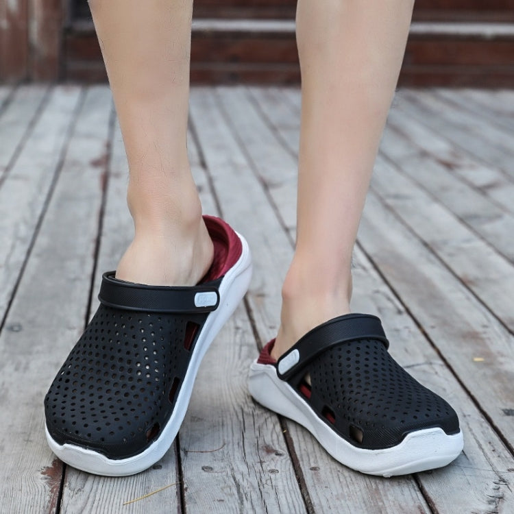 Couple Soft and Comfortable Lightweight Two-wear Hole Shoes
