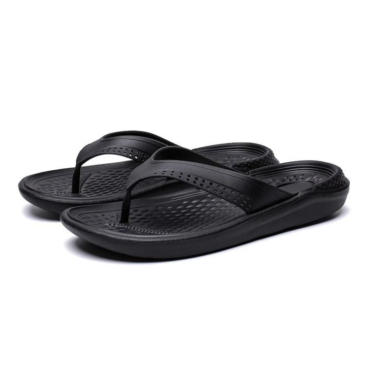 Lightweight and Comfortable Wearable Beach Shoes Slippers for Men