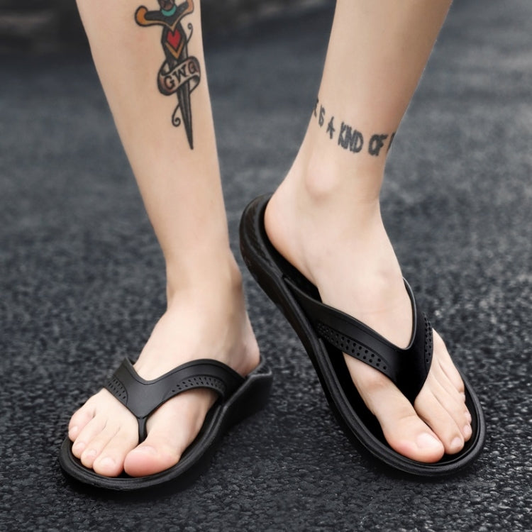 Lightweight and Comfortable Wearable Beach Shoes Slippers for Men