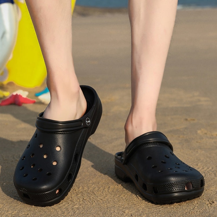 Soft and Comfortable Lightweight Couple Hole Shoes