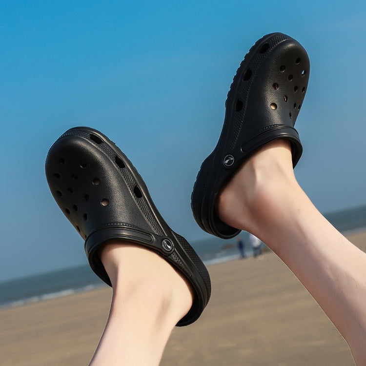 Soft and Comfortable Lightweight Couple Hole Shoes