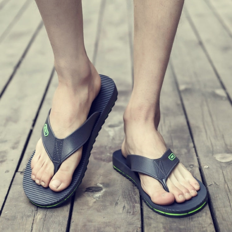 Sport Casual Soft and Comfortable Flip Flops Beach Slippers for Men