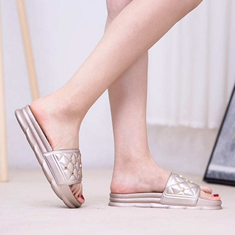Fashion Trend Platform Rivet Slippers for Women