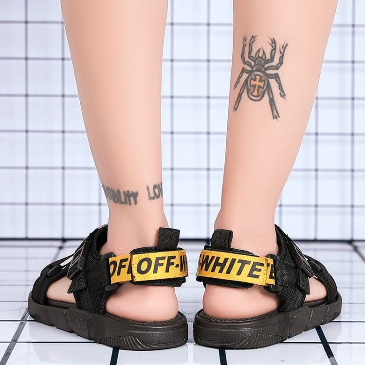 Youth Trend Breathable Mesh Comfortable and Wearable Sandals for Men