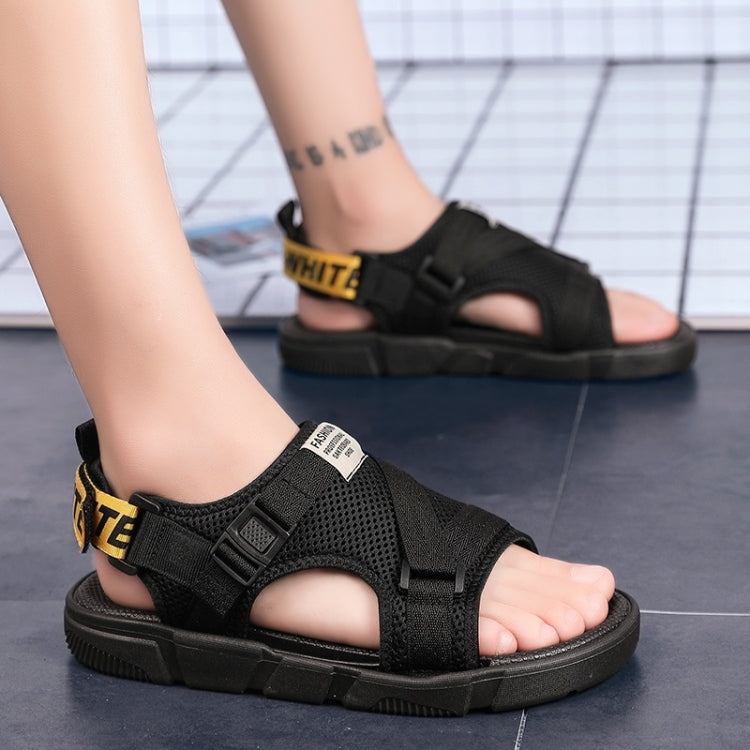 Youth Trend Breathable Mesh Comfortable and Wearable Sandals for Men