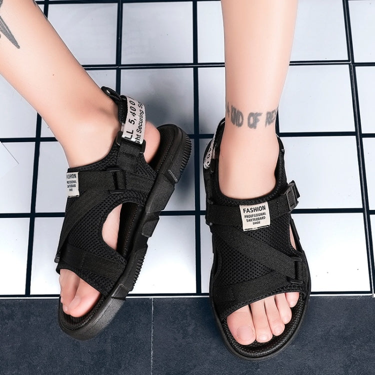 Youth Trend Breathable Mesh Comfortable and Wearable Sandals for Men