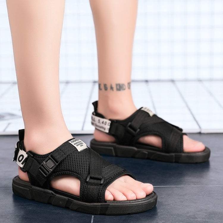 Youth Trend Breathable Mesh Comfortable and Wearable Sandals for Men