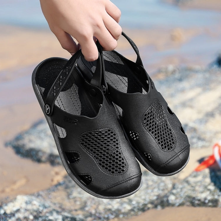 Lightweight Comfortable Non-slip Wearable Two-wear Casual Hole Shoes for Men
