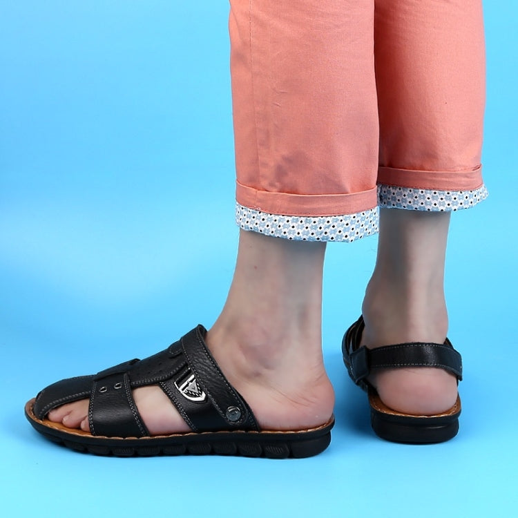Non-slip Soft Bottom First Layer Cowhide Beach Wearable Sandals Slippers for Men