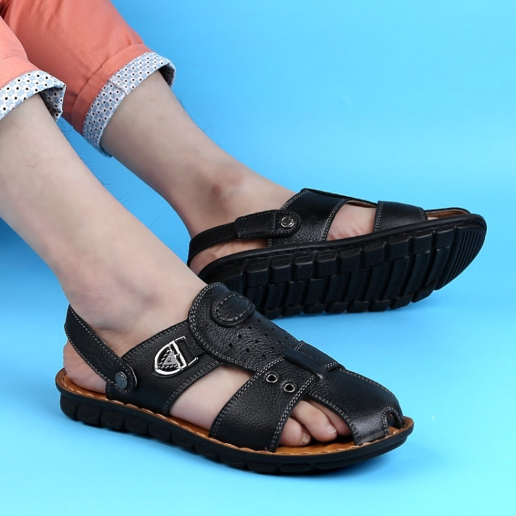 Non-slip Soft Bottom First Layer Cowhide Beach Wearable Sandals Slippers for Men