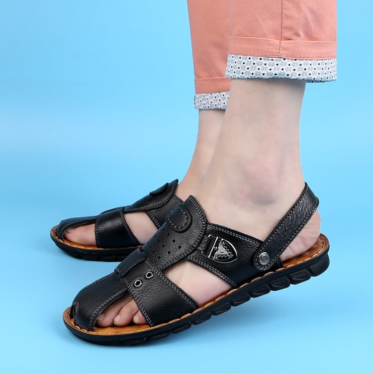 Non-slip Soft Bottom First Layer Cowhide Beach Wearable Sandals Slippers for Men