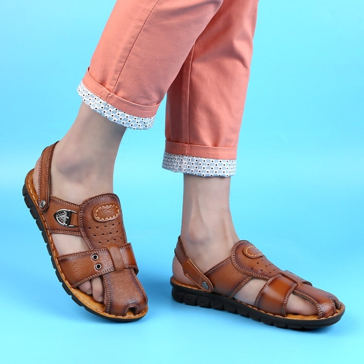 Non-slip Soft Bottom First Layer Cowhide Beach Wearable Sandals Slippers for Men