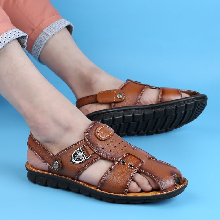 Non-slip Soft Bottom First Layer Cowhide Beach Wearable Sandals Slippers for Men