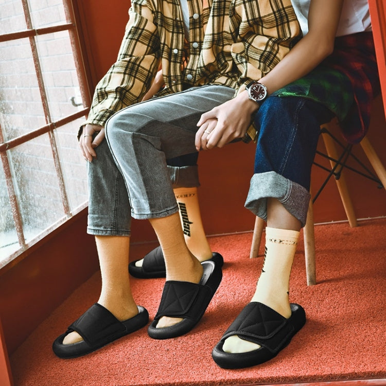 Fashion Trend Casual Lightweight Mesh Cloth Couple Slippers