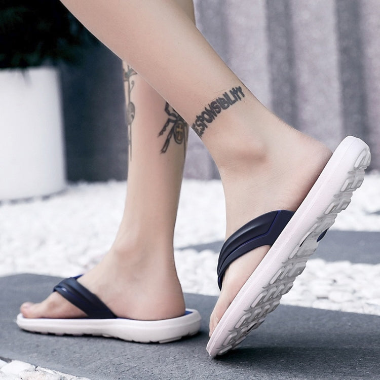 Casual Fashion Massage Bottom Lightweight Outdoor Slippers for Men