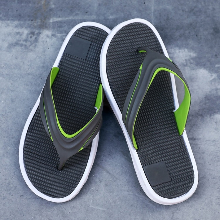 Casual Fashion Massage Bottom Lightweight Outdoor Slippers for Men
