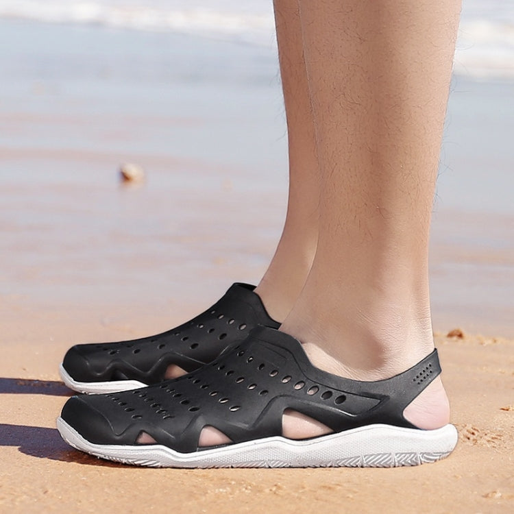 Stylish and Comfortable Breathable Wearable Hole Shoes Sandals for Men