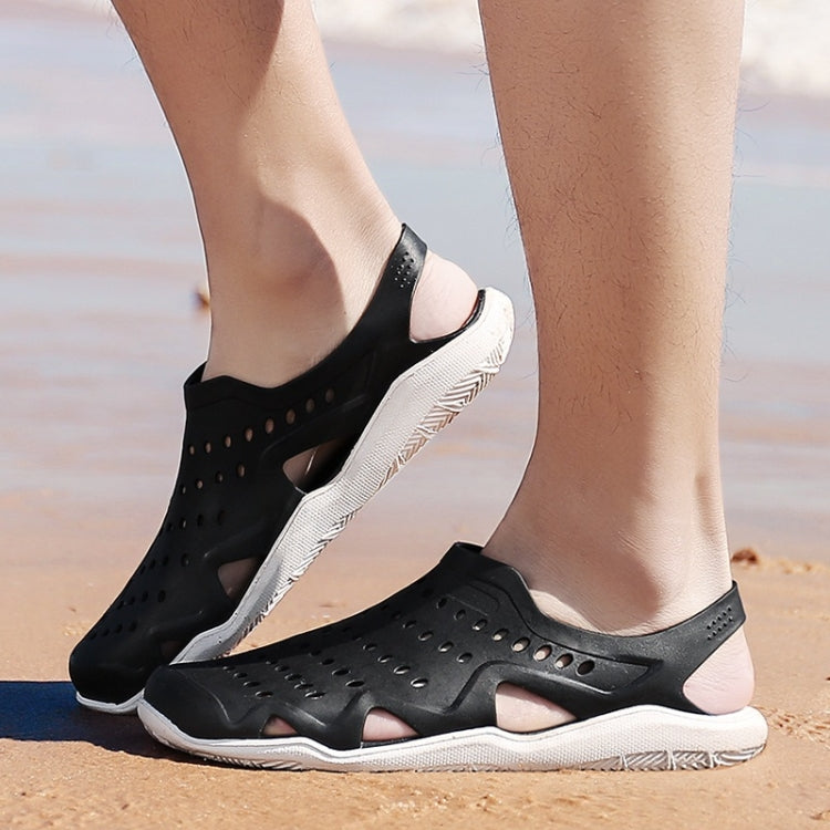 Stylish and Comfortable Breathable Wearable Hole Shoes Sandals for Men