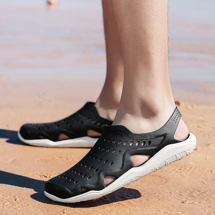 Stylish and Comfortable Breathable Wearable Hole Shoes Sandals for Men
