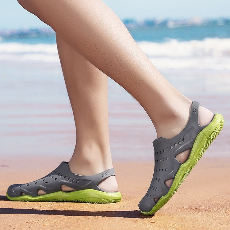 Stylish and Comfortable Breathable Wearable Hole Shoes Sandals for Men