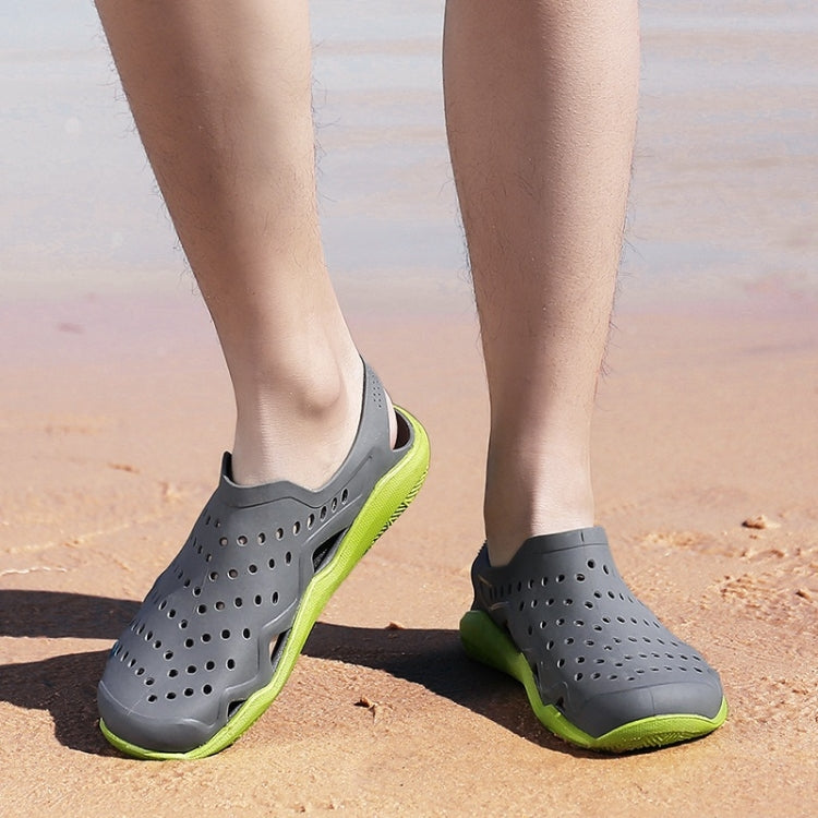 Stylish and Comfortable Breathable Wearable Hole Shoes Sandals for Men
