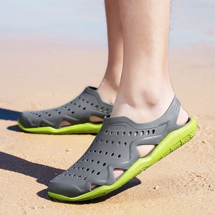 Stylish and Comfortable Breathable Wearable Hole Shoes Sandals for Men