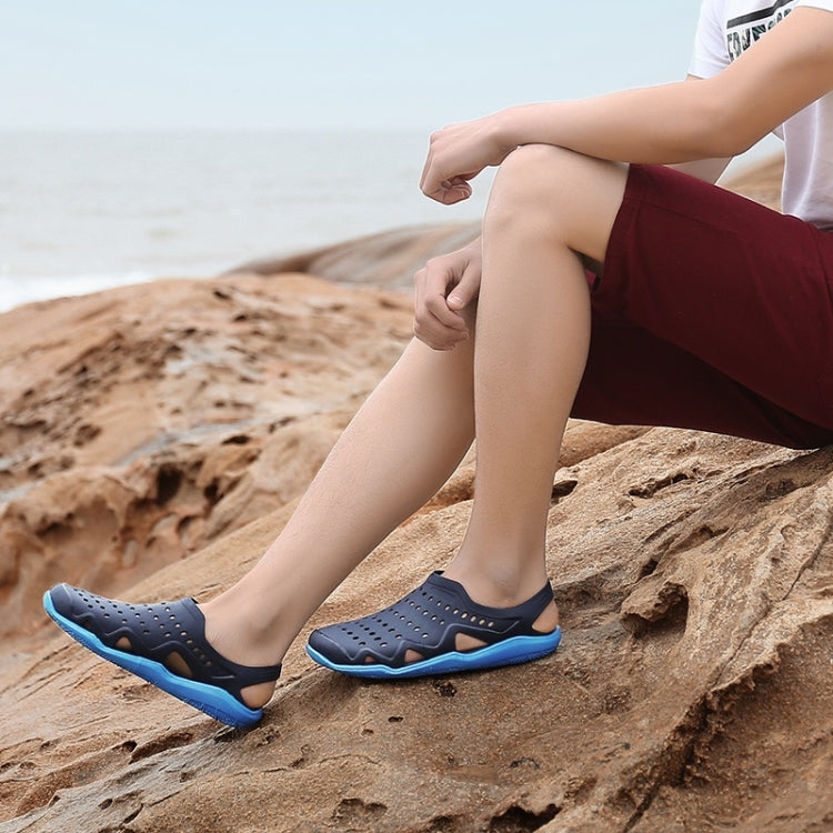 Stylish and Comfortable Breathable Wearable Hole Shoes Sandals for Men