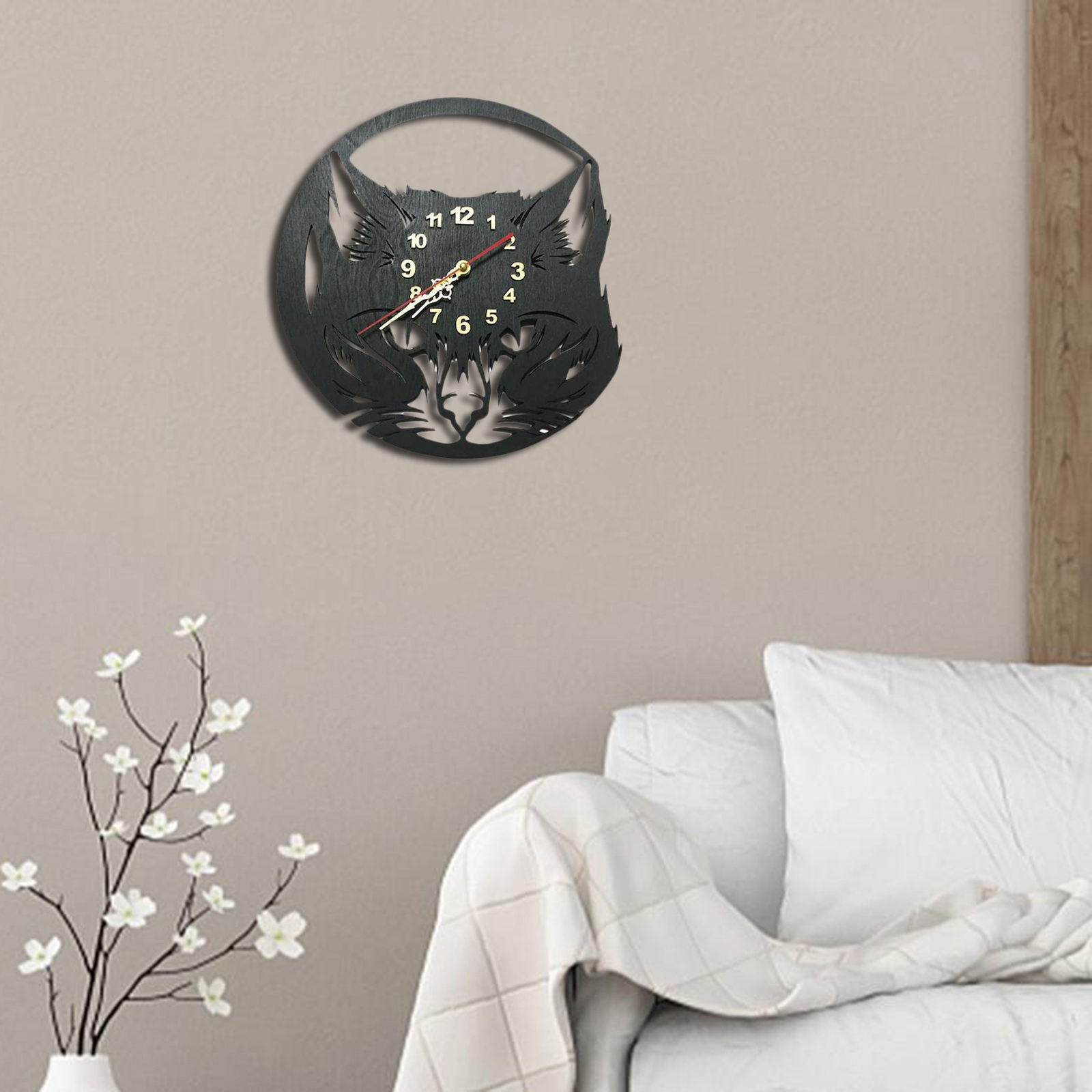Wolf Wall Clock Battery Powered Silent Sweep for Living Room Birthday Gift