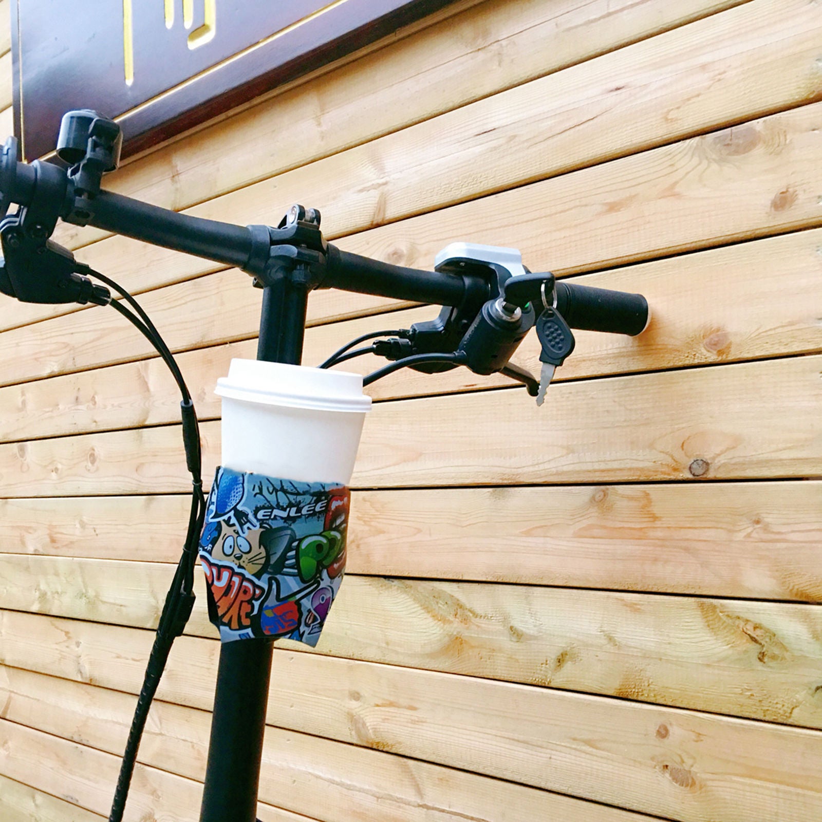 Bike Water Bottle Cage Lightweight Mountain Bicycle Cup Beverages Bracket